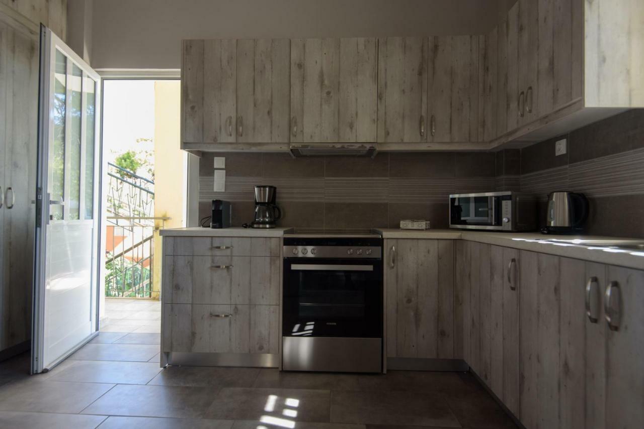 Andriana' S Apartment Agia Paraskevi Atene Esterno foto