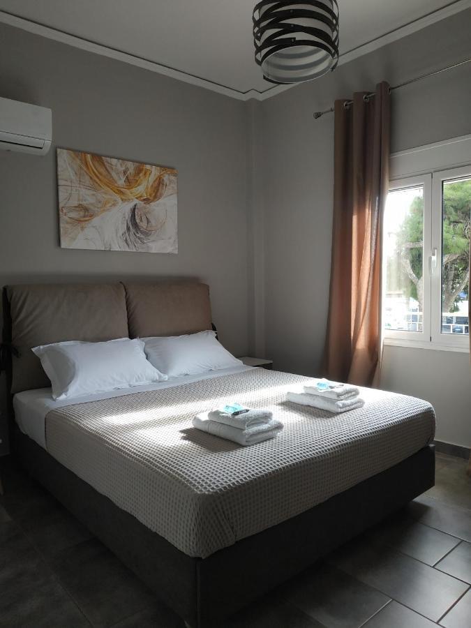 Andriana' S Apartment Agia Paraskevi Atene Esterno foto